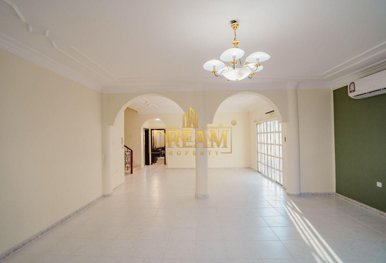 NEWLY RENOVATED COMPOUND | 5BHK SF VILLA FOR RENT - Villa in Al Thumama