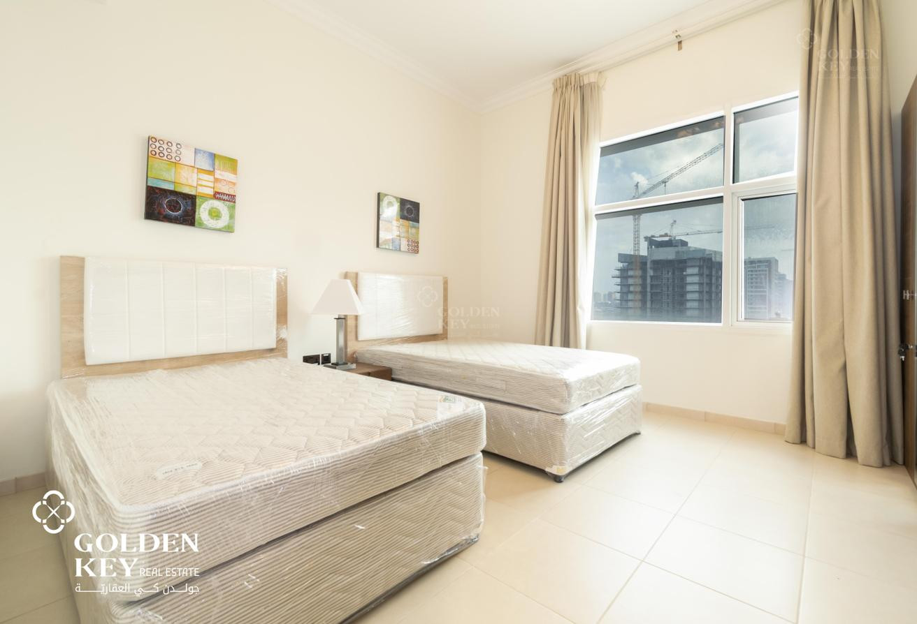 Bills Included | Semi Furnished 3BHK | Sea View - Apartment in Marina Residences 195