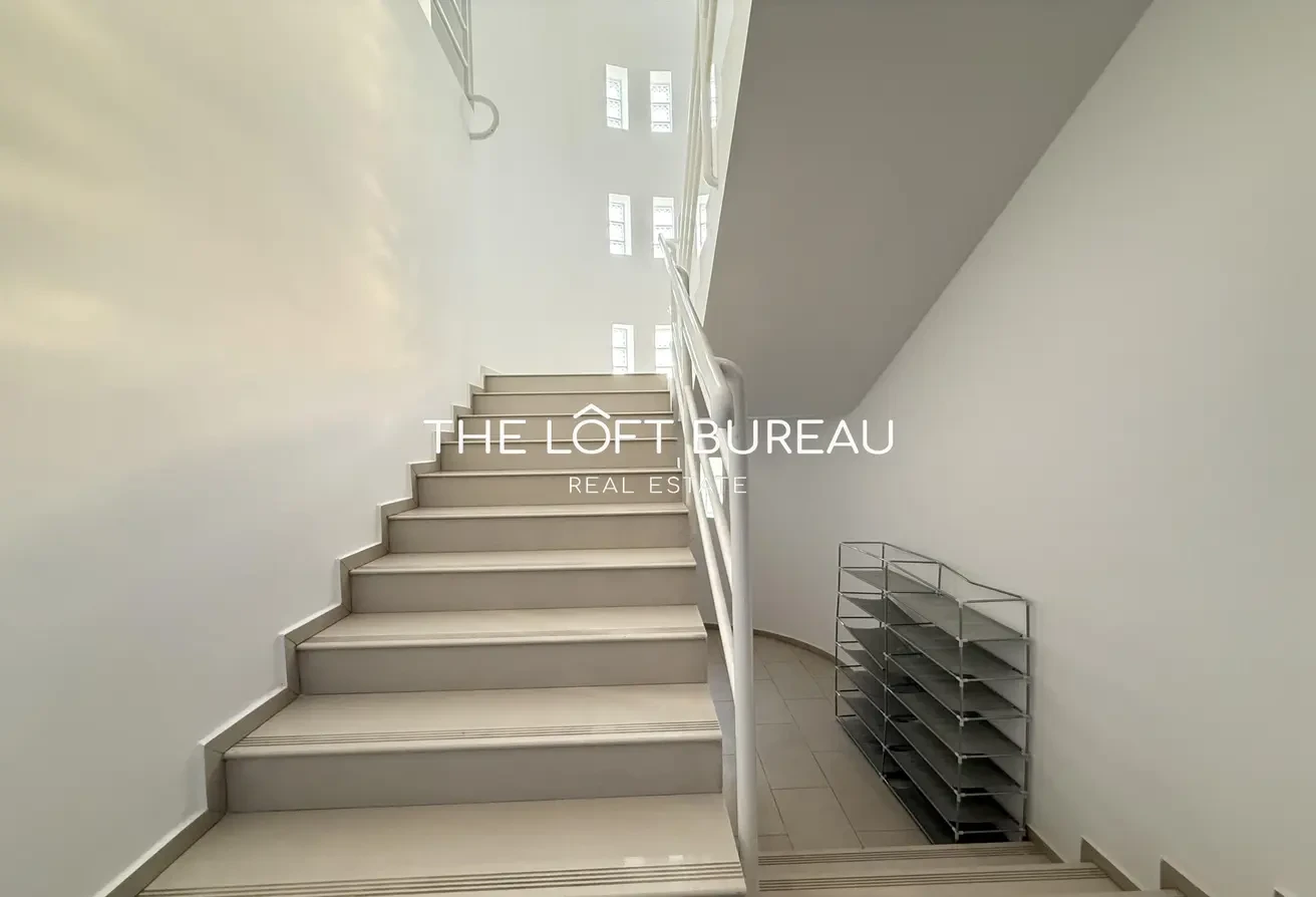 Elegant 5-BD Al-Dafna Villa with Pool EV Parking - Villa in Diplomatic Street