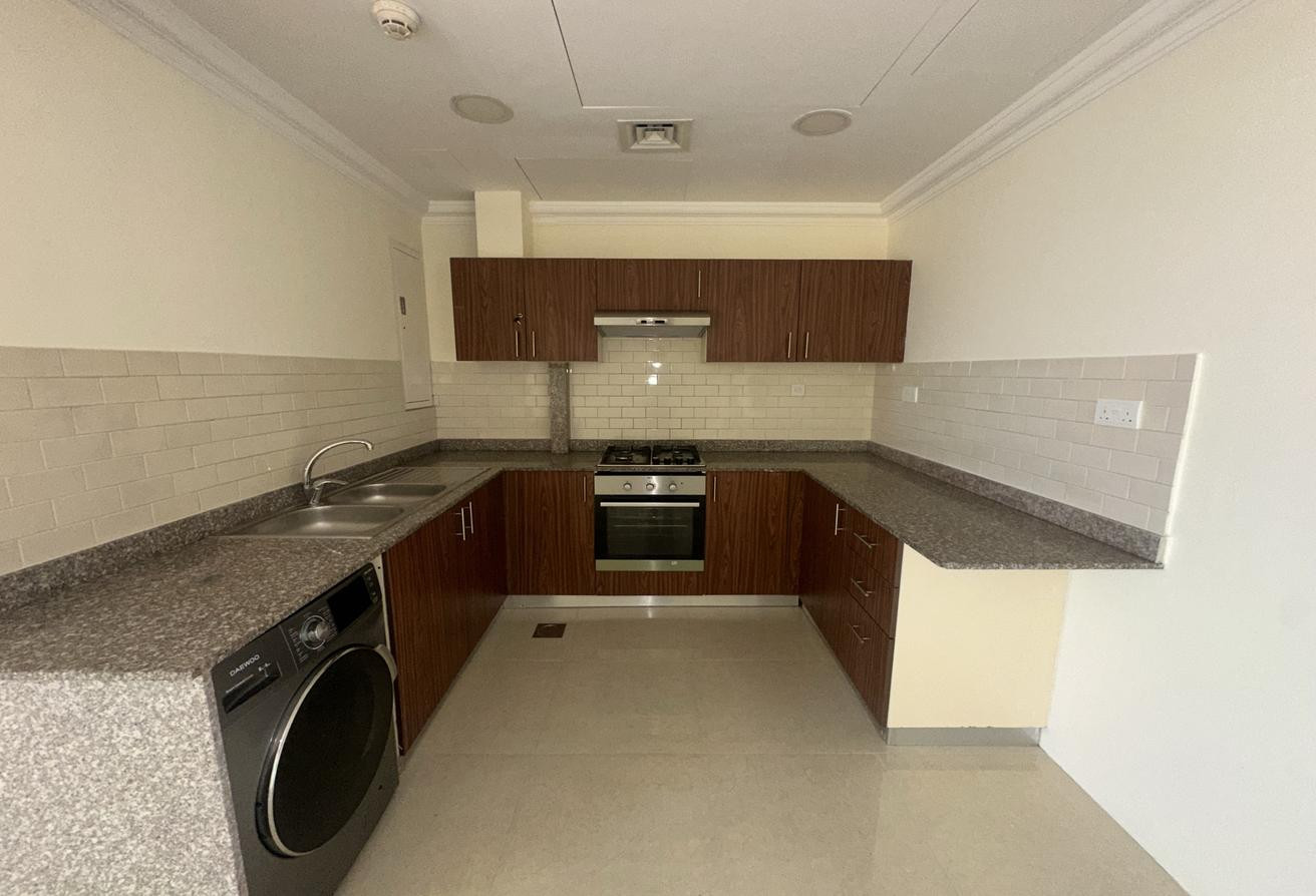 Semi Furnished 1BHK with Balcony - Apartment in FOX HILLS A13