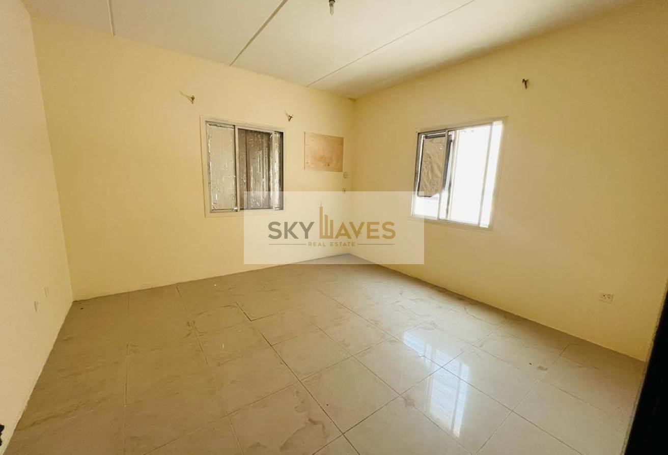 5BR LABOUR ACCOMODATION AVAIL;ABLE INDUSTRAIL AREA - Labor Camp in Industrial Area