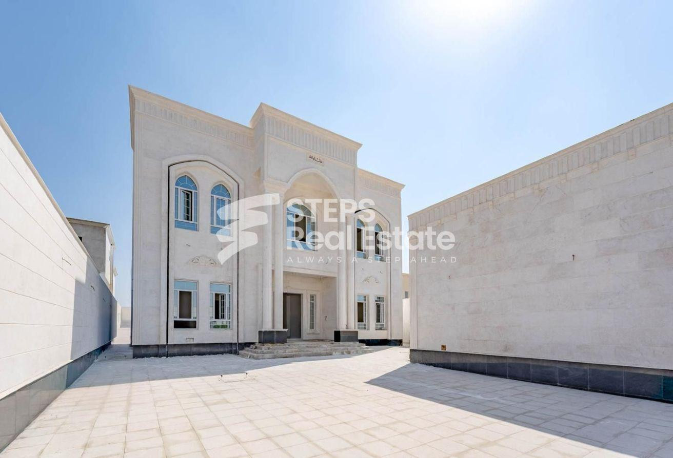 Luxurious 8 BHK Villa for Sale in Al Wukair - Villa in Al Wukair