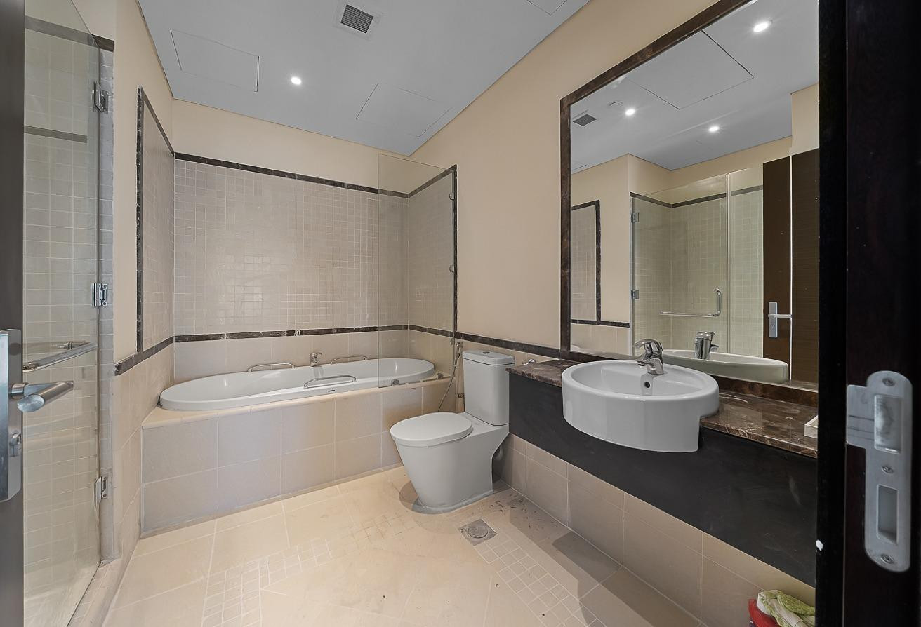 Elegant 1BHK with Balcony for Sale| Qanat Quartier - Apartment in Nobili