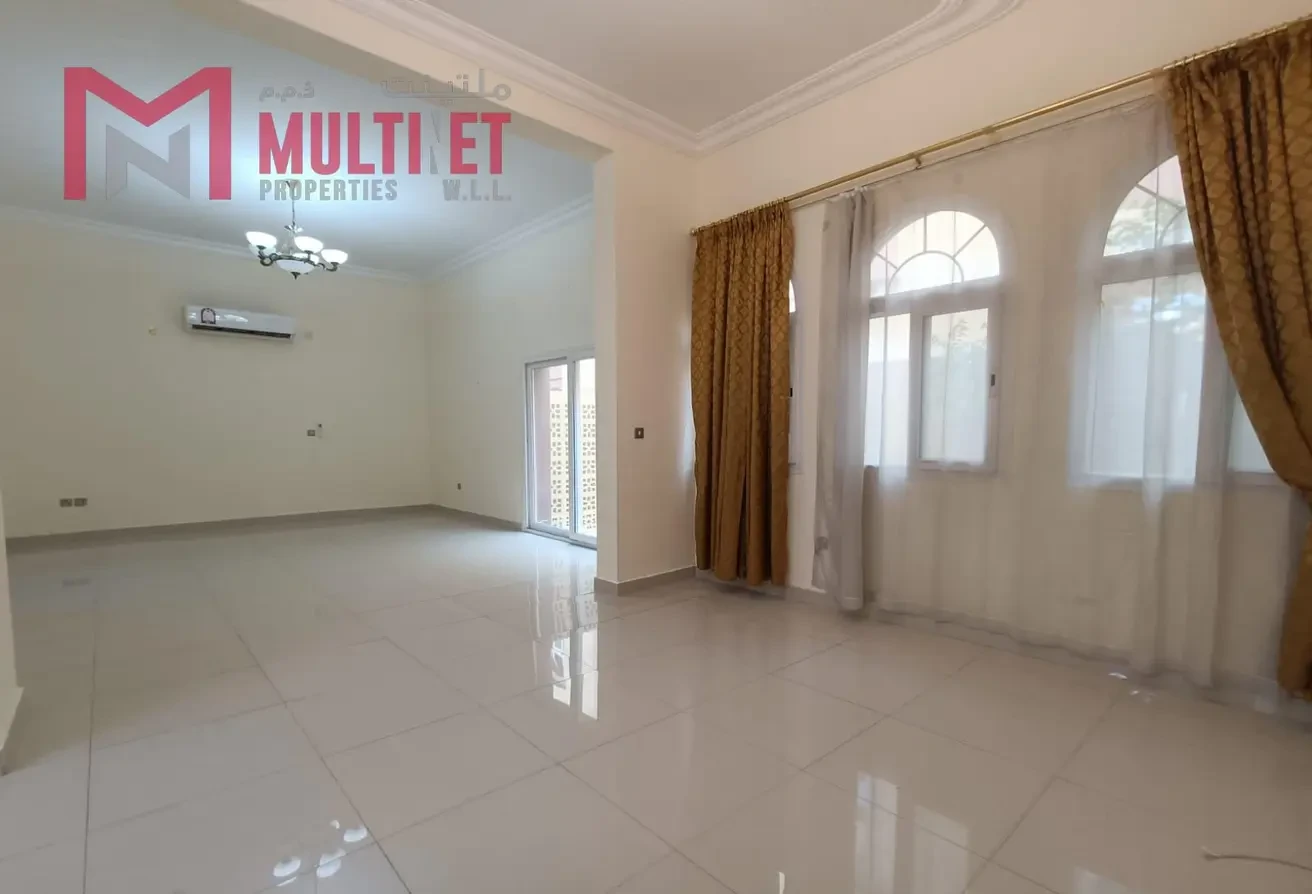 Luxury SF Villa | Modern Layout | Ideal for Living - Villa in Bu Hamour Street