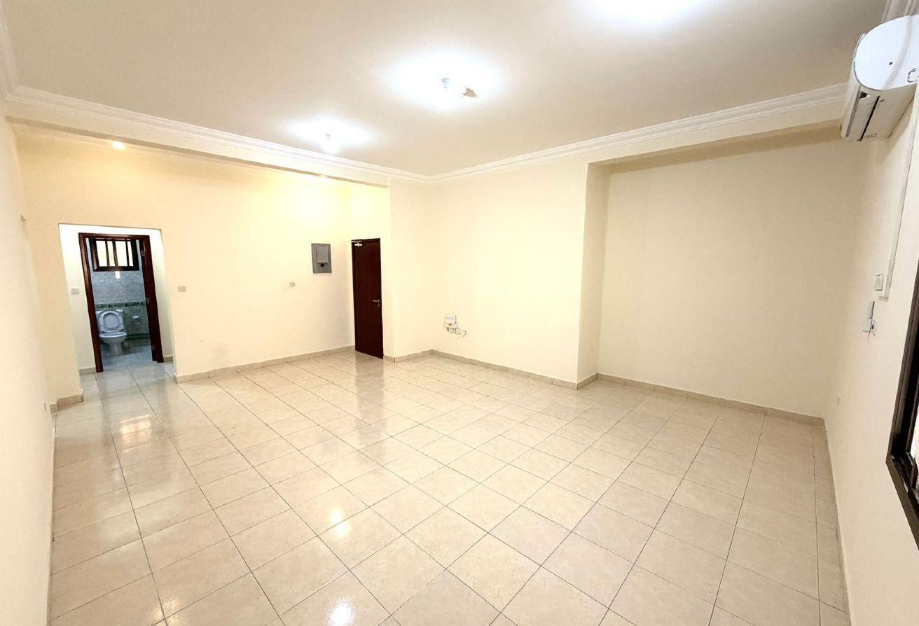 SPACIOUS 3BHK AVAILABLE IN MADINAT KHALIFA - Apartment in Madinat Khalifa Building 58