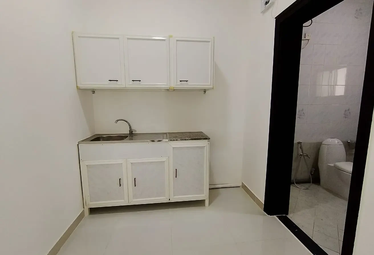 Studio Unfurnish at Al Nasr Area - Apartment in Al Nasr Street