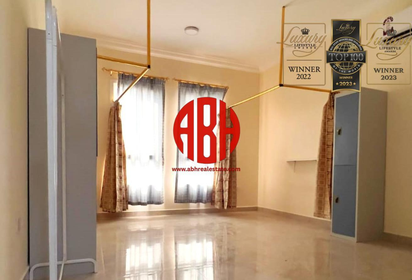 BULK DEAL | 34 VILLAS| 6 BDR STAFF HOUSING W/ POOL - Staff Accommodation in Umm Salal Ali