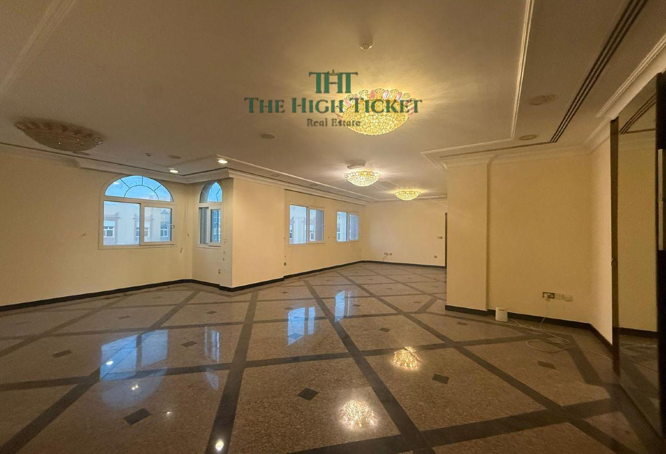 Family Friendly | SF | Maid | 4bhk Villa - Villa in Bu Hamour Street