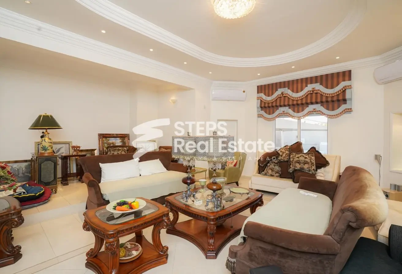 Luxurious Semi Furnished Villa for Sale - Villa in Legtaifiya Lagoon