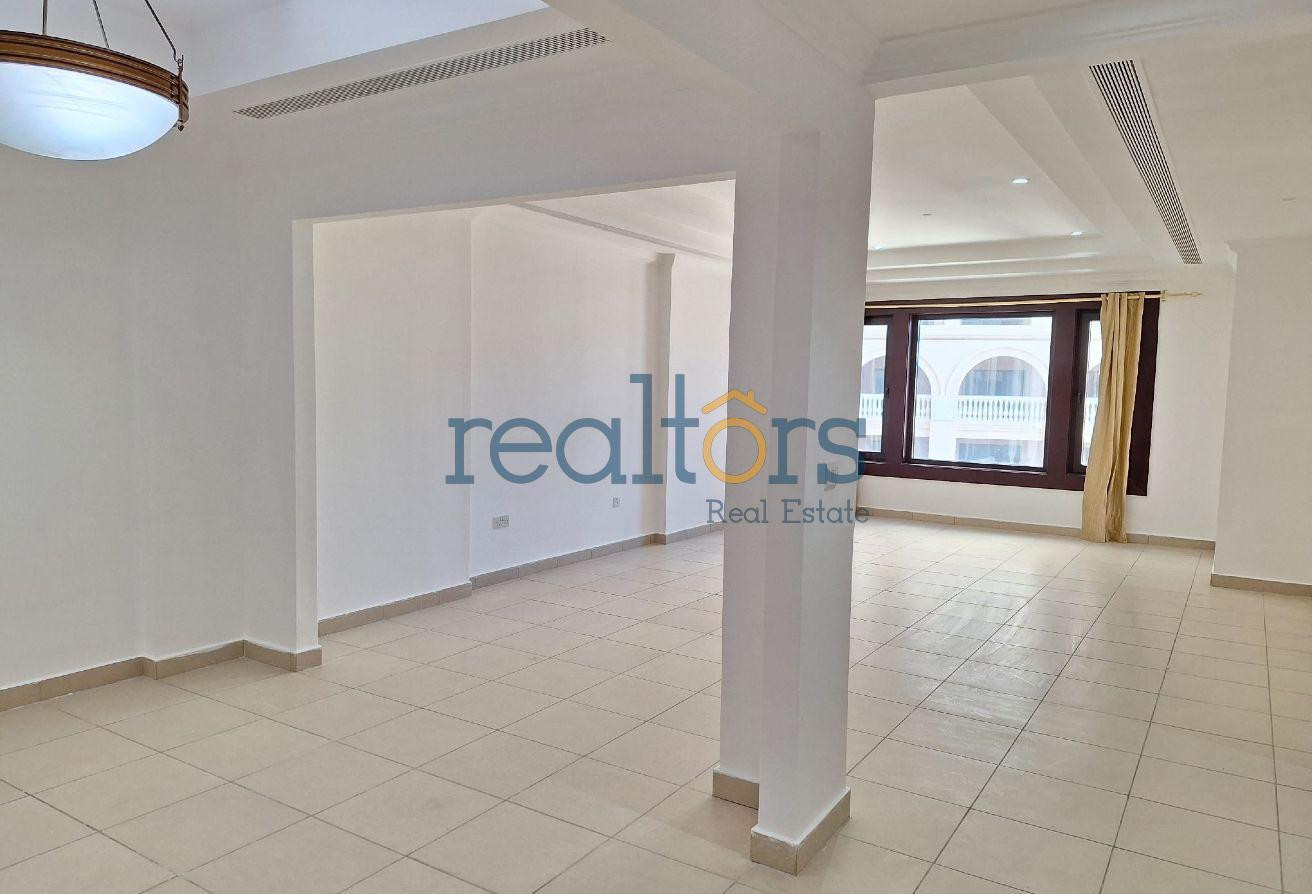 1 BED SEMI-FURNISHED 2 PARKING TITLE DEED - Apartment in West Porto Drive
