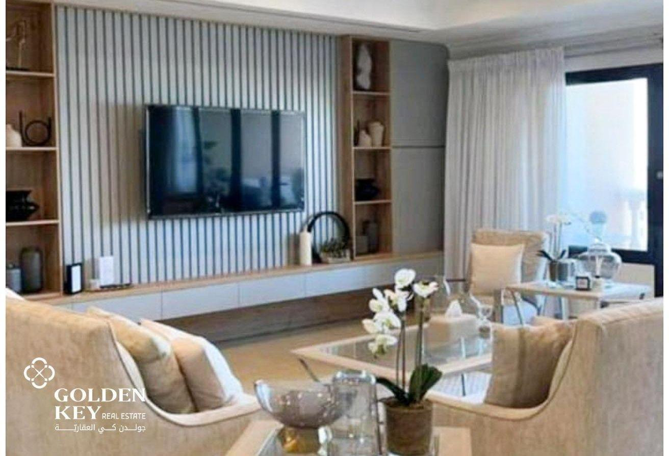 Elegant 3BR+Maid w/Sea View For Sale Title Deed - Apartment in West Porto Drive
