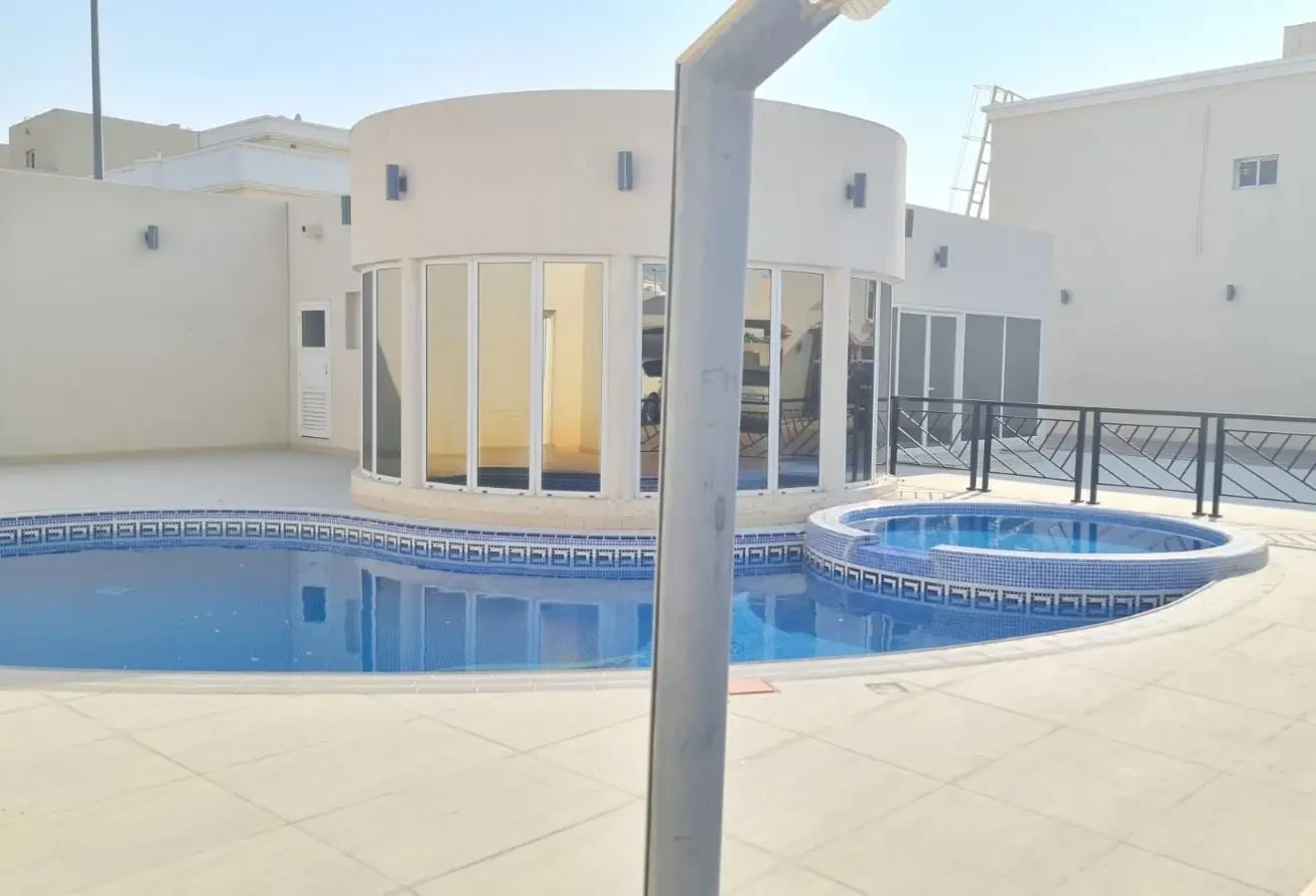4 bhk Unfurnished villa in compound only at 11000 - Villa in Al Thumama