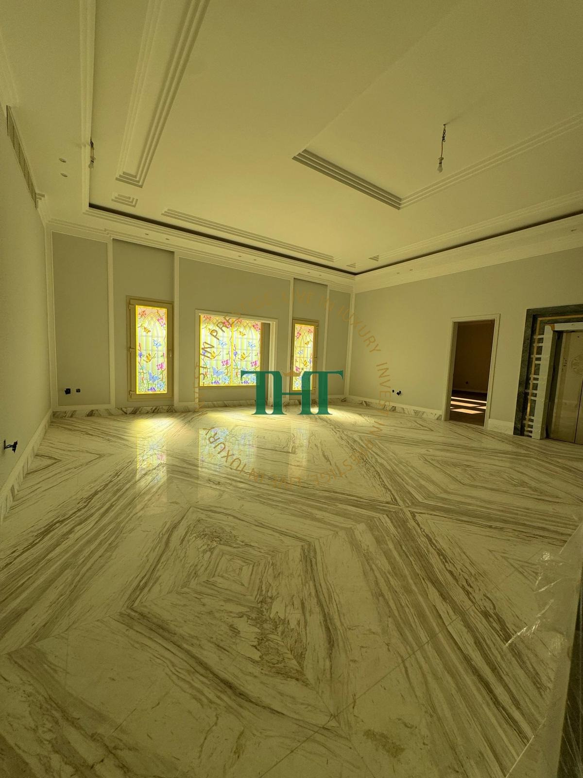 Spacious | Luxurious | Villa for Sale | with pool and Majlis - Villa in Al Duhail