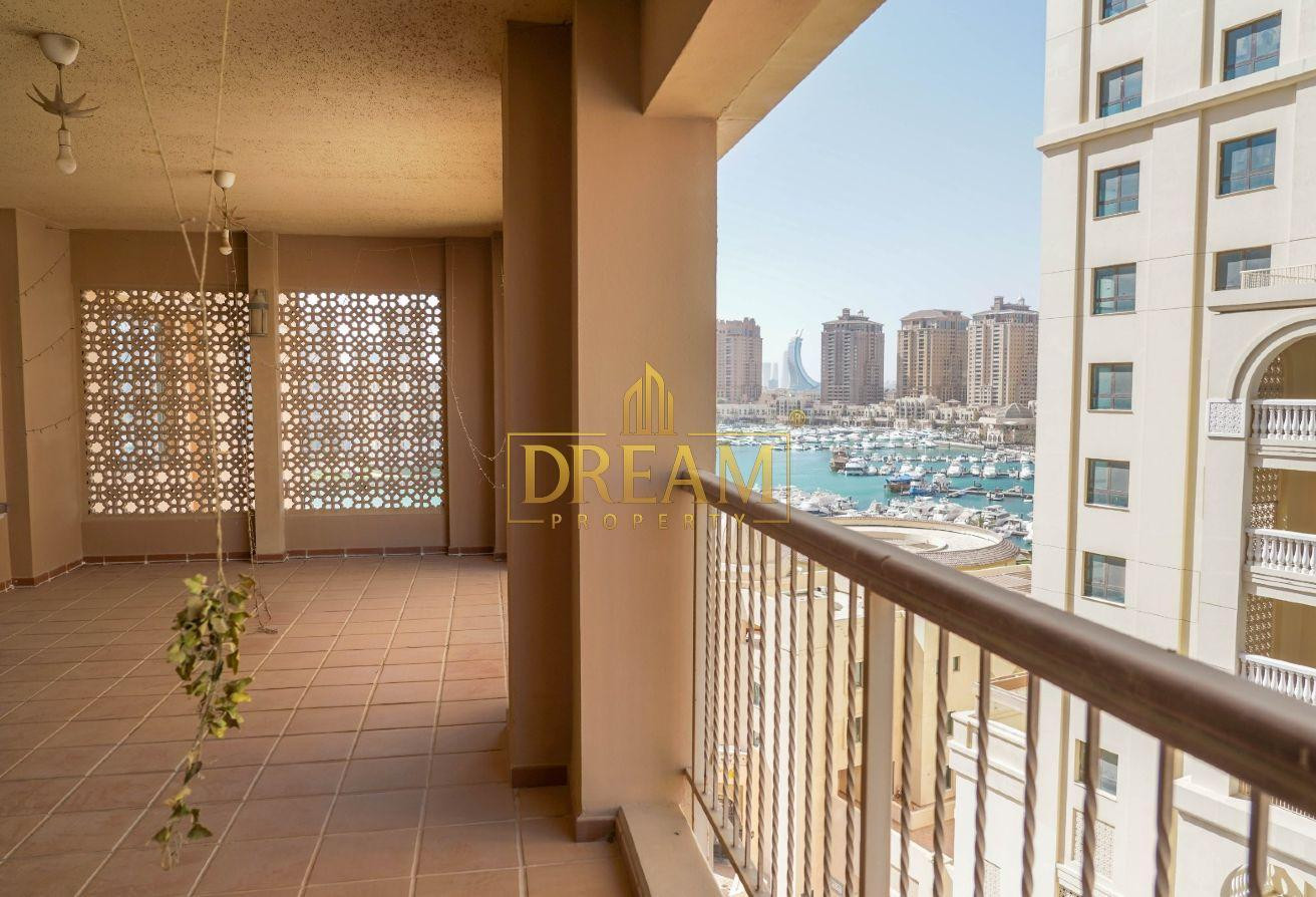 Huge Balcony | 1 Bedroom | Semi Furnished - Apartment in Marina Gate