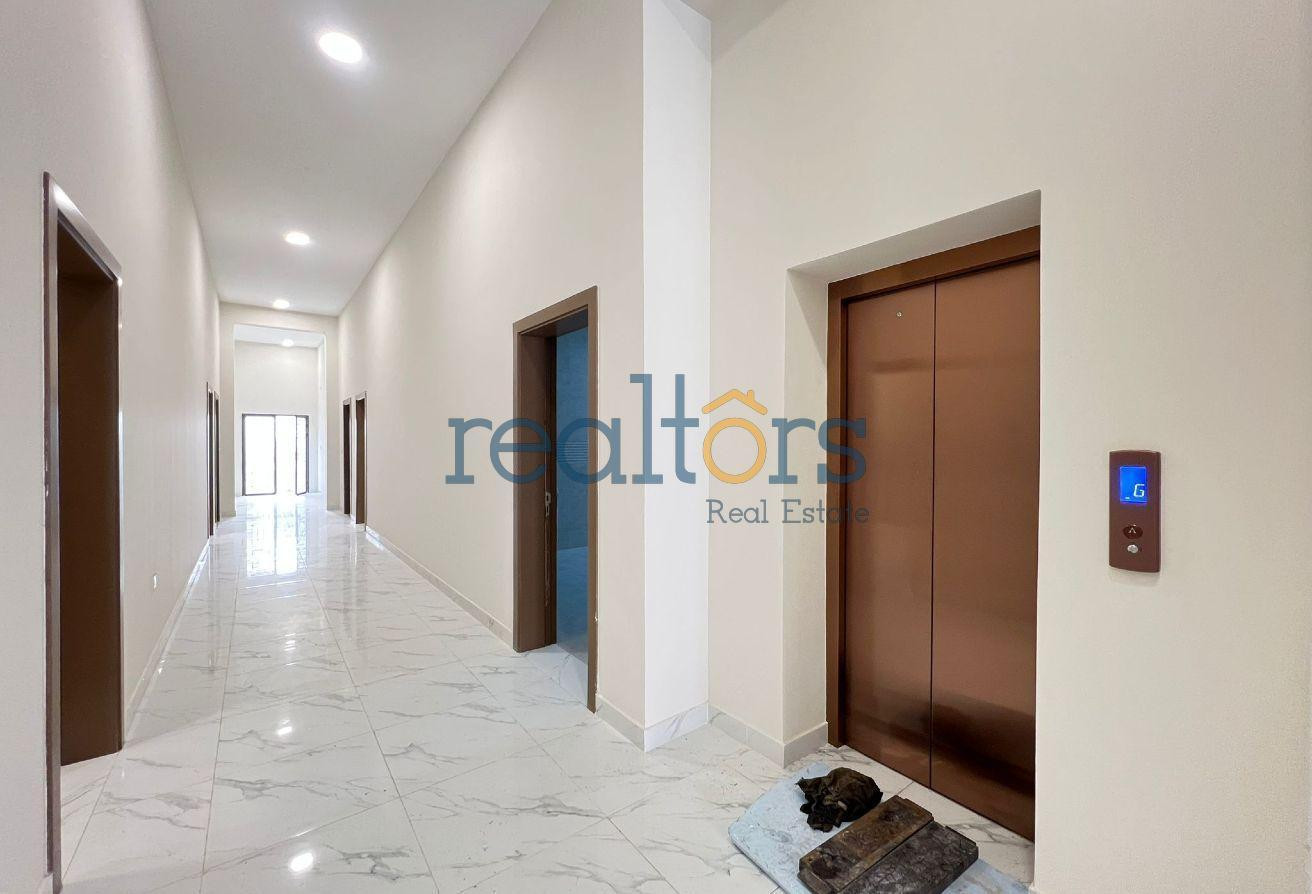 Brand New Executive Staff Villa With Lift - Villa in Izghawa