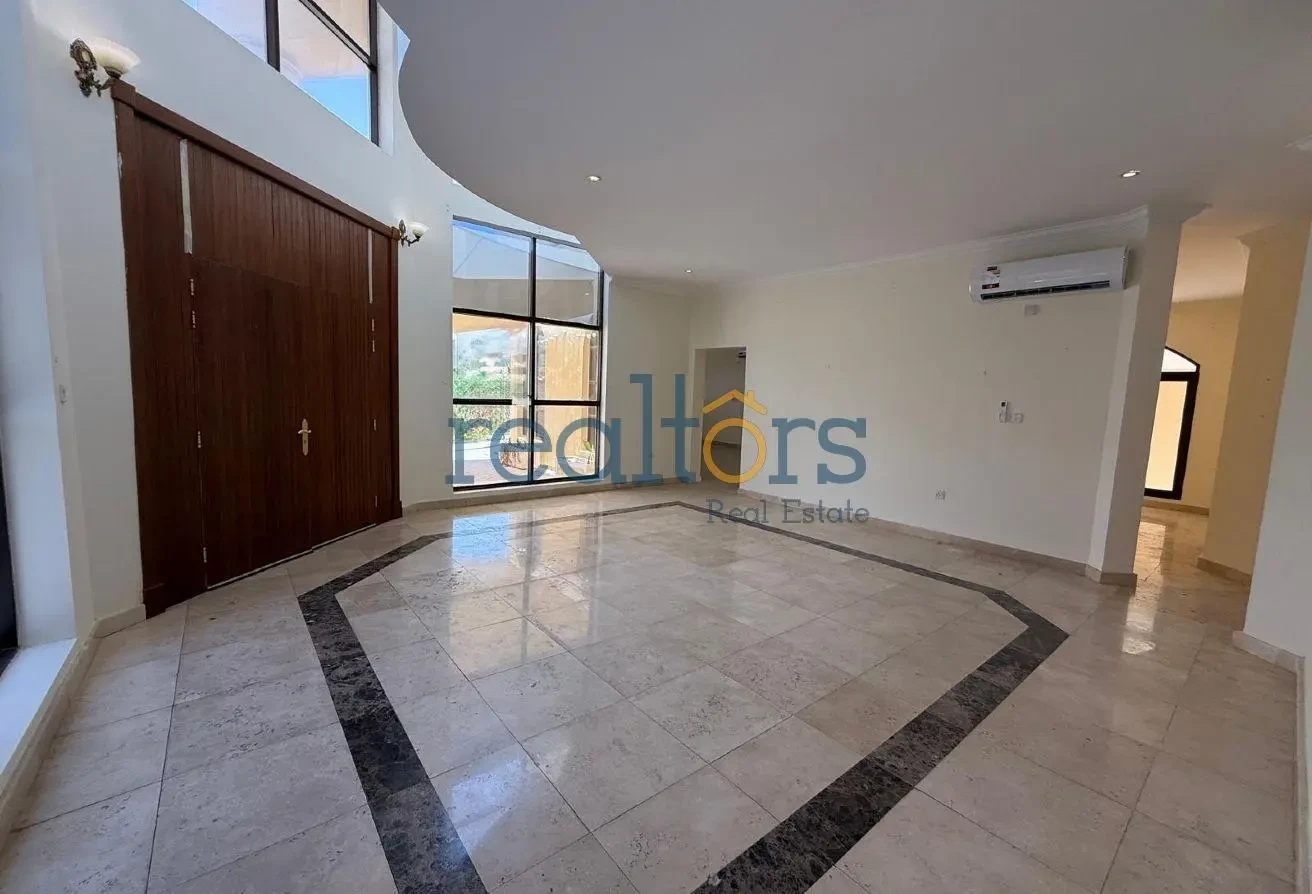 Stand Alone Spacious 6Bed Villa with Private Pool - Villa in Al Waab Street