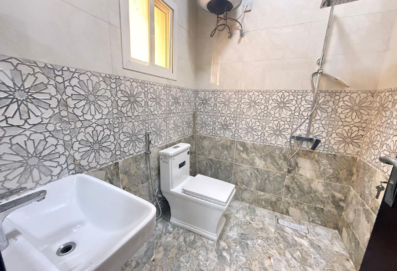 Elegant 6 BR Villa in Sakhama For Sale - Compound Villa in Umm Al Amad