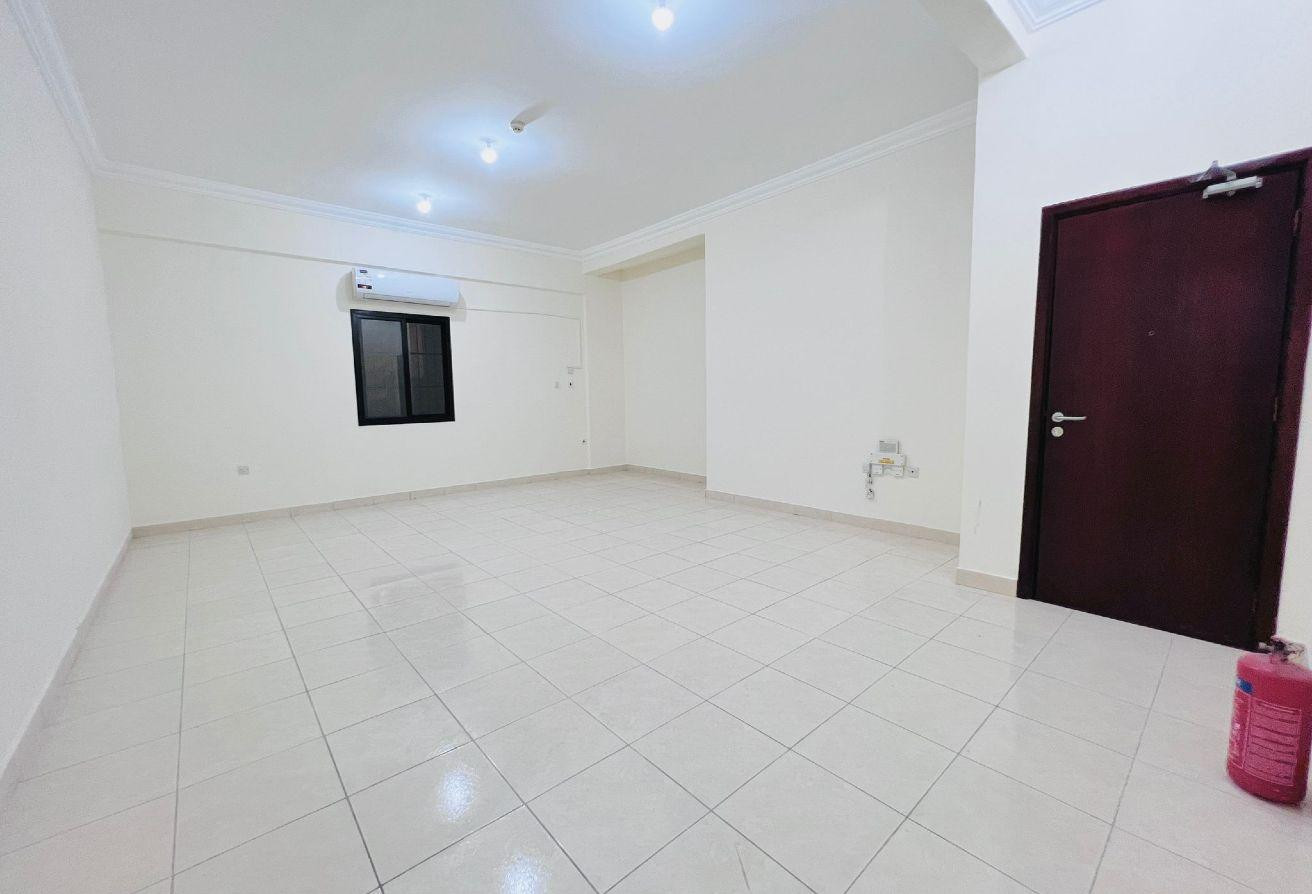 NO COMMISSION!!3BHK AVAILABLE IN MADINAT KHALIFA - Apartment in Madinat Khalifa Building 58