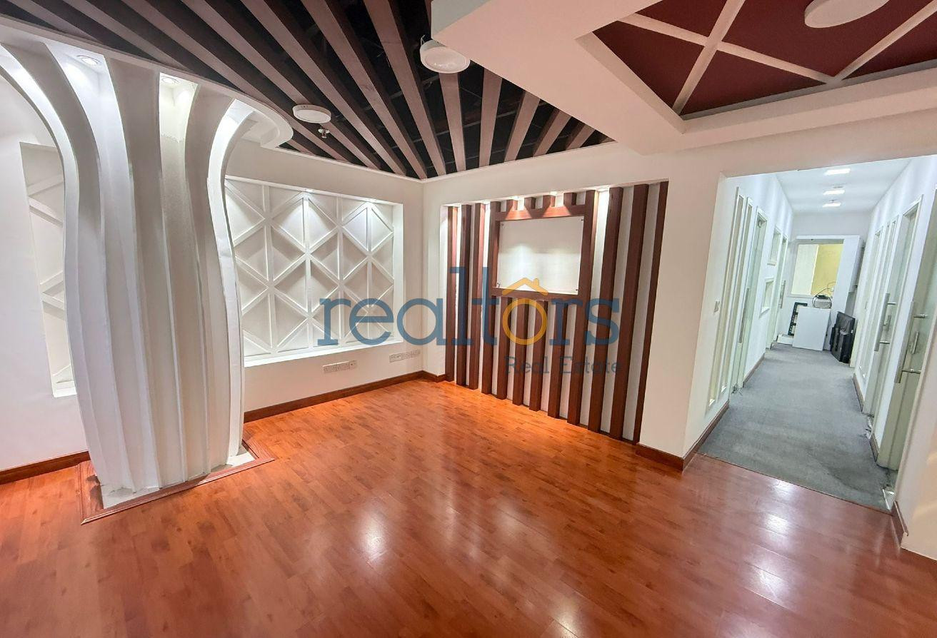 Bright Office with Partitions on C Ring Road