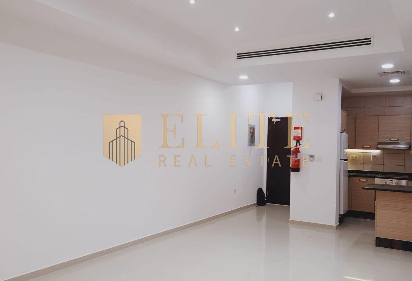 Spacious 2-BR Semi-Furnished Apartment in Al Nasr - Apartment in Al Nasr Street