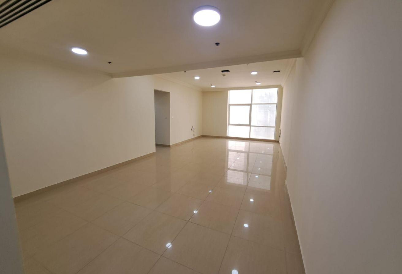 Available 3BHK Unfurnished Flat in Doha Corniche! - Apartment in Salata