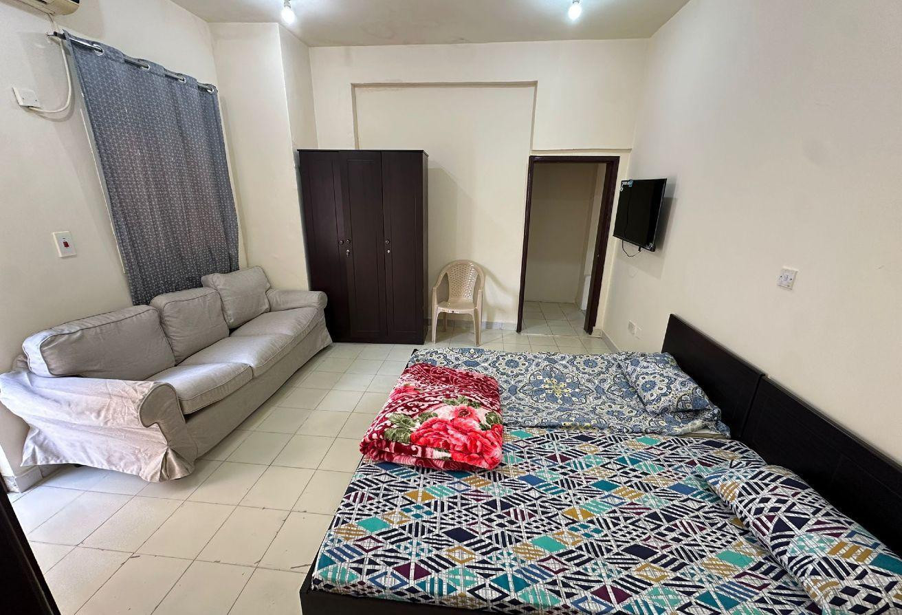 Al-Kharaitiyat room with kitchen and bathroom - Studio Apartment in Al Kharaitiyat