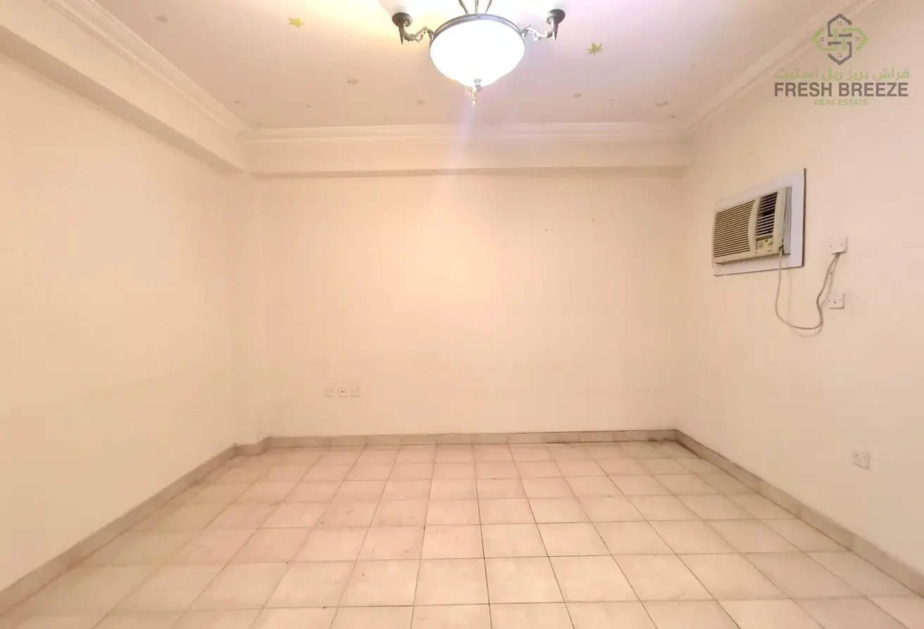 Spacious 3-Bedroom Apartment At Prime Location - Apartment in Umm Ghuwailina 4