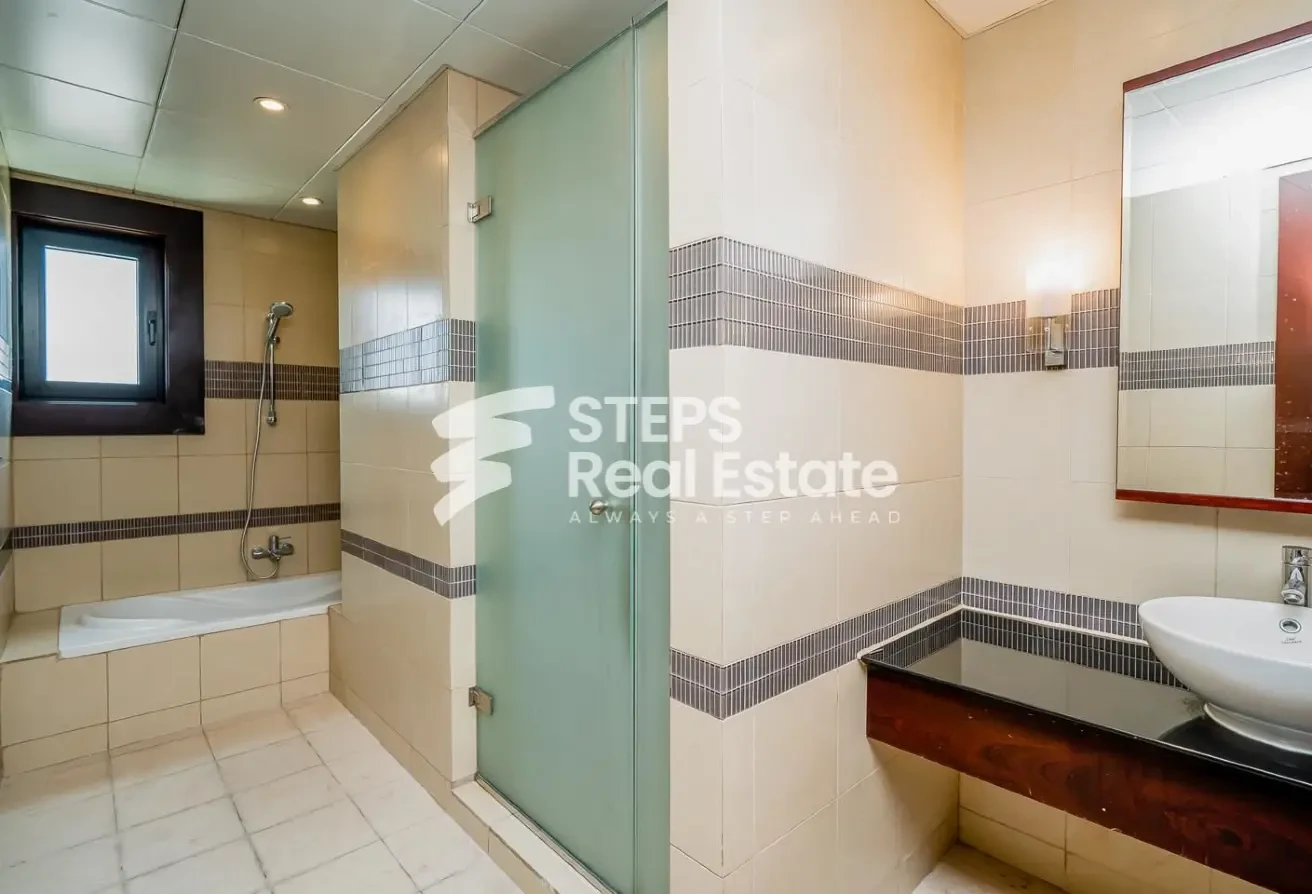 2BR Apartment with Maid Room for Sale in The Pearl - Apartment in East Porto Drive