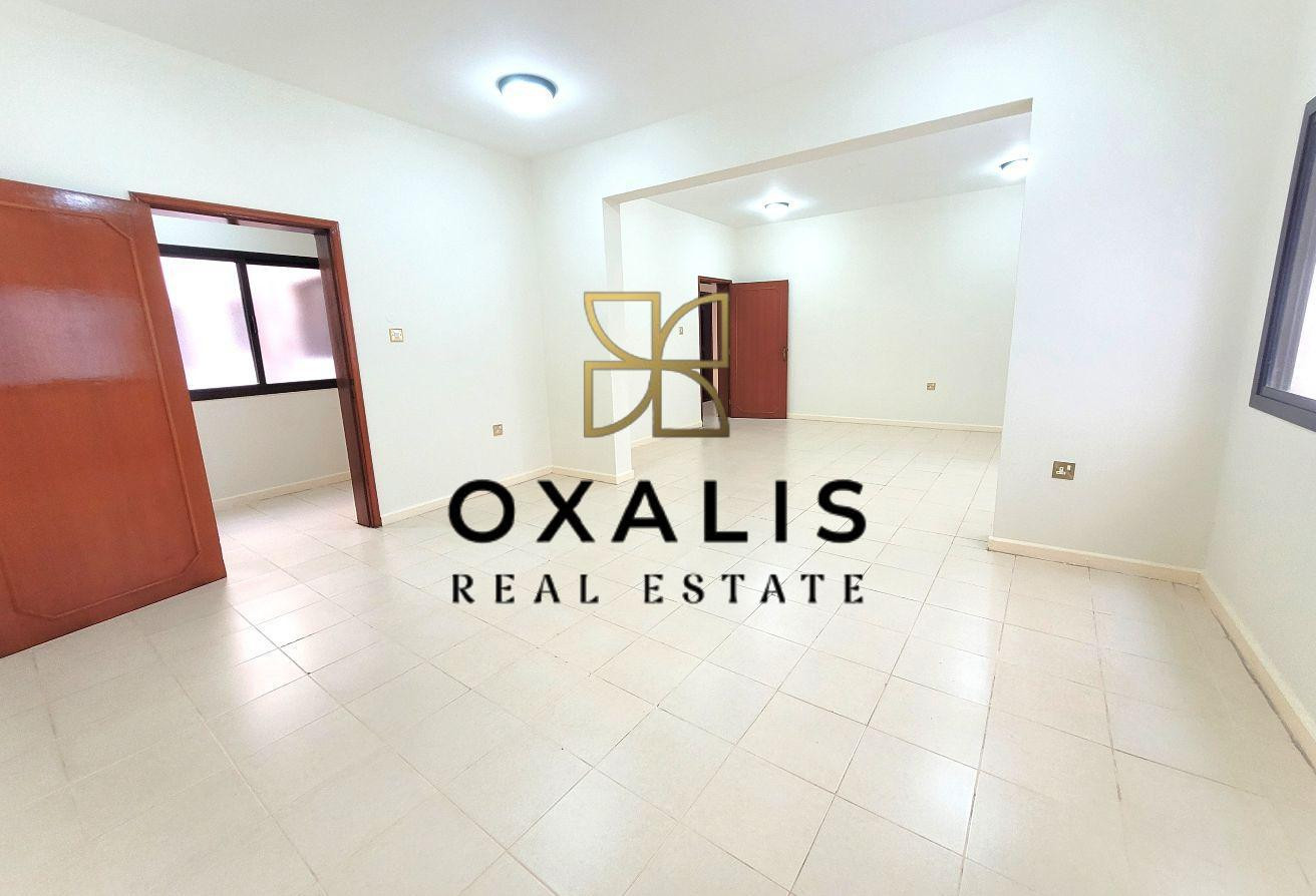 SPACIOUS 3-BEDROOM SEMI-FURNISHED IN MANSOURA - Apartment in Thabit Bin Zaid Street