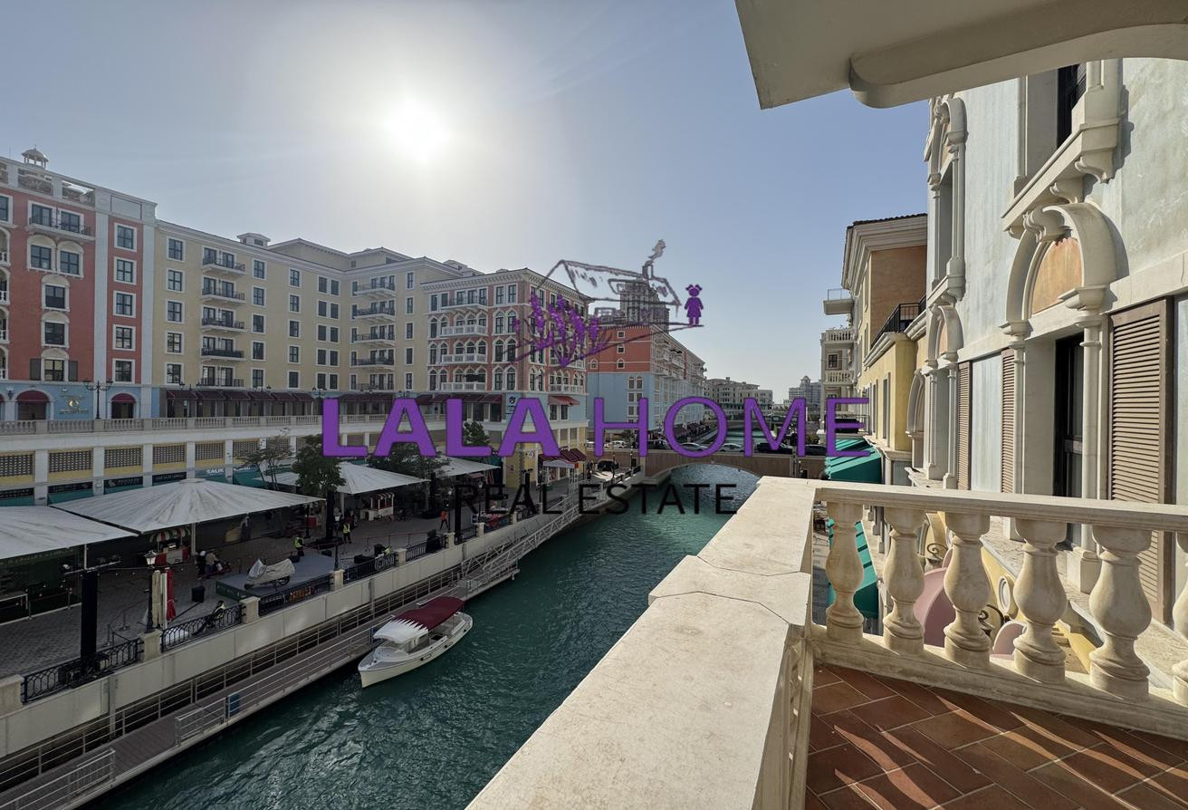 FREE MONTHS • DISCOUNTS • NO FEES • BEACH ACCESS