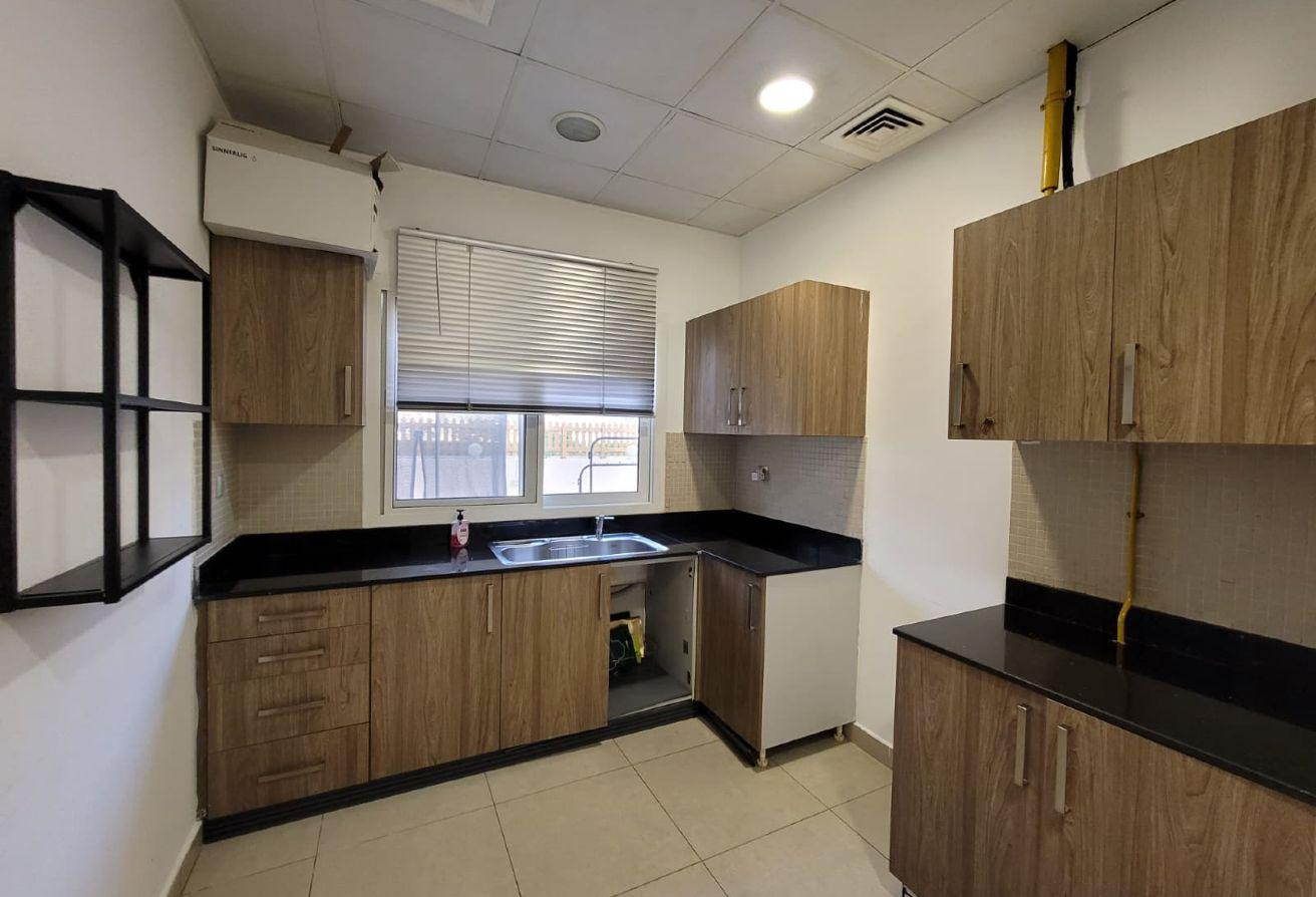 2-BHK SF Apartment in Fox Hills with Backyard - Apartment in Fox Hills