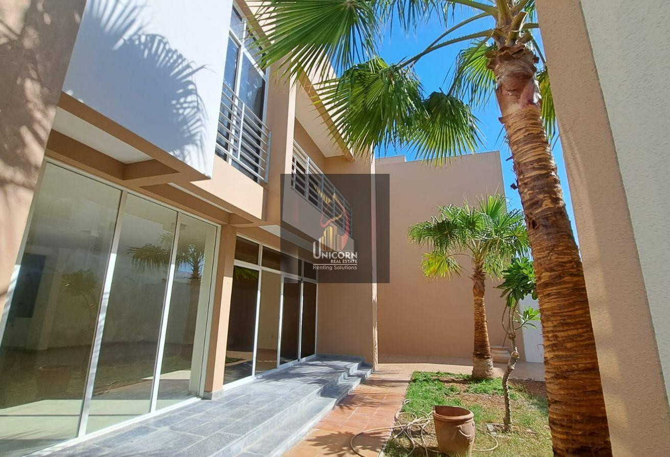 Well-Kept 4-Bedroom + Maid | SF | Great Amenities - Compound Villa in Al Thumama