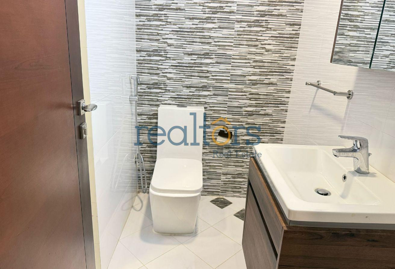 LUXURIOUS VILLA 5BR +MAID + AL HILAL - Compound Villa in Al Hilal