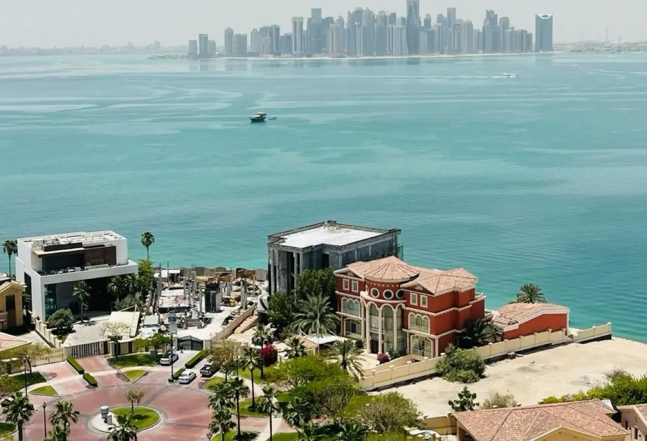 DIRECT SEA VIEW |STUNING 2BR APARTMENT | THE PEARL - Apartment in Viva West