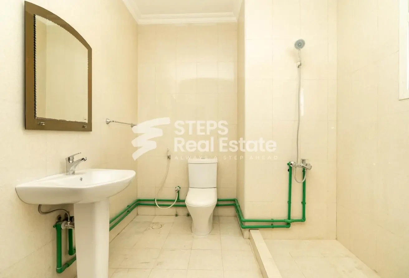 Semi-Attached Villa for Rent in Al Maamoura - Villa in Al Maamoura