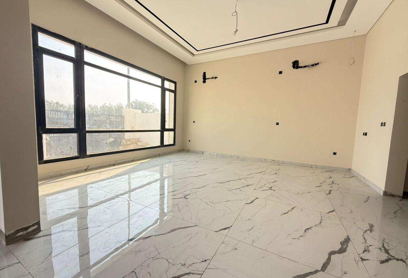 Elegant 7BR Villa FOR SALE with Elevator | Duhail - Villa in Street 871