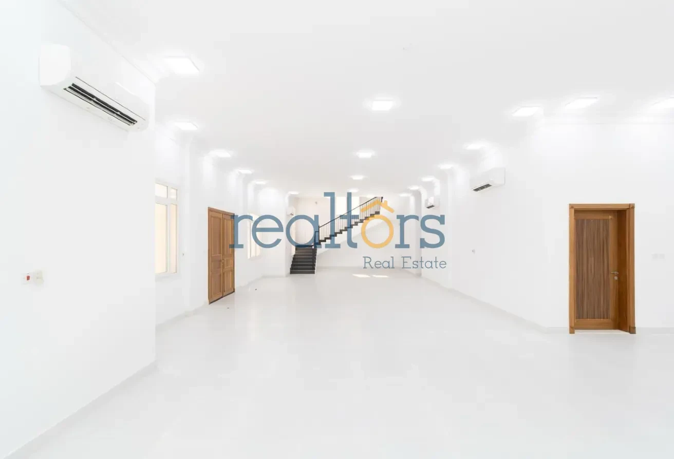 Luxury 6-Bed Villa with Maid &amp; Driver Room – Uf - Villa in West Bay Lagoon