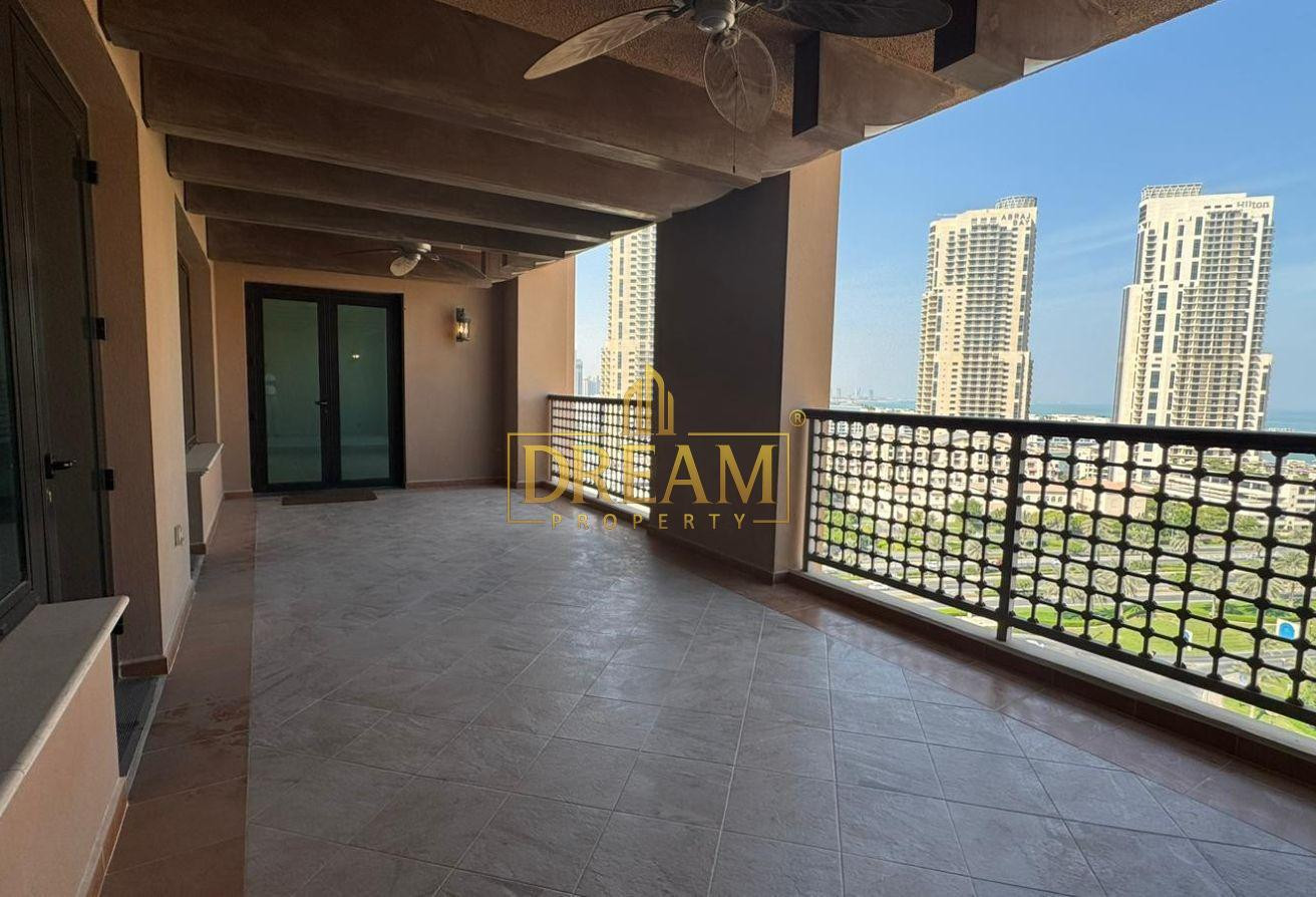 Big Balcony | Stylish Kitchen | Hot Deal | 2 BHK - Apartment in Marina Gate