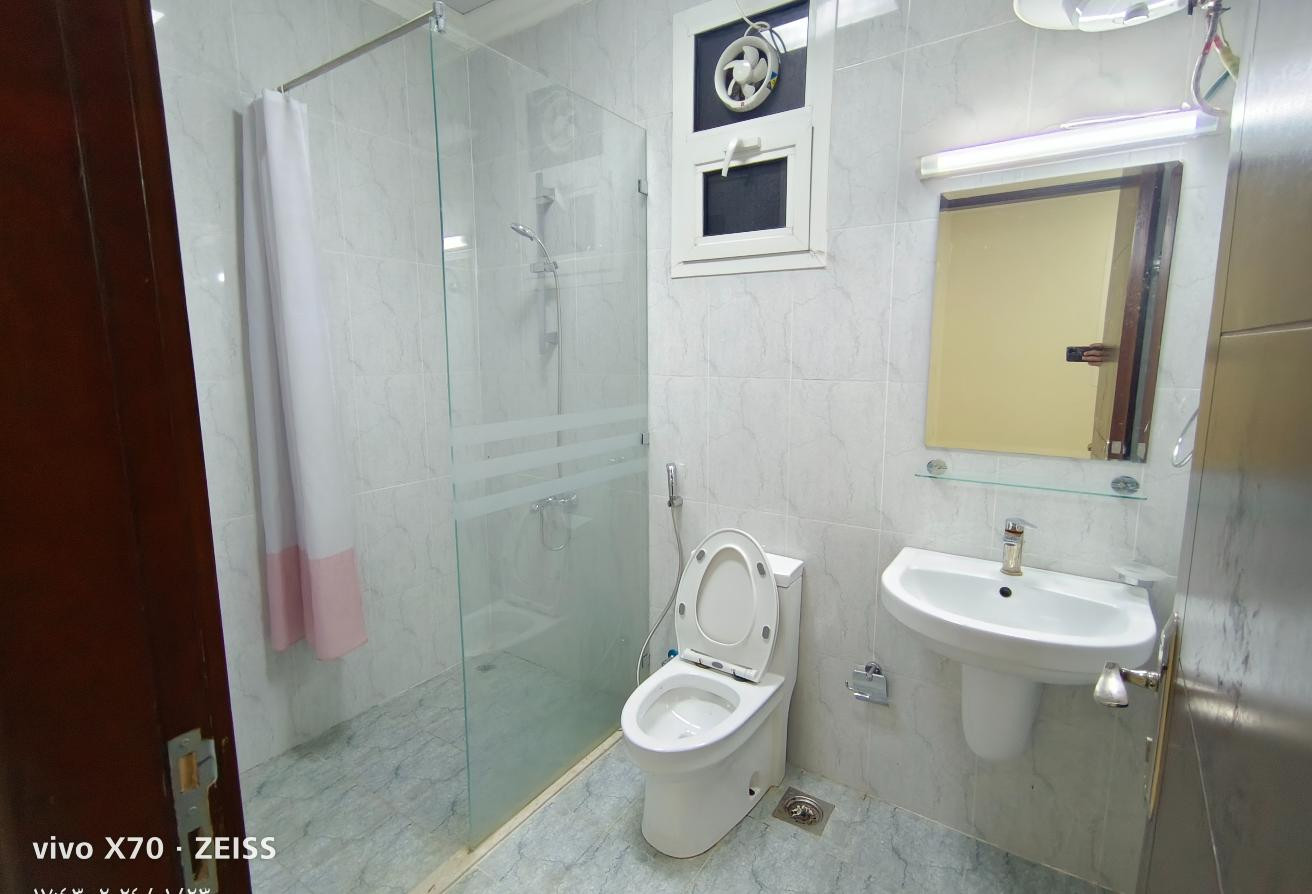 Unfurnished 2 BHK Apartment for Rent in Old Airpor - Apartment in Old Airport Road