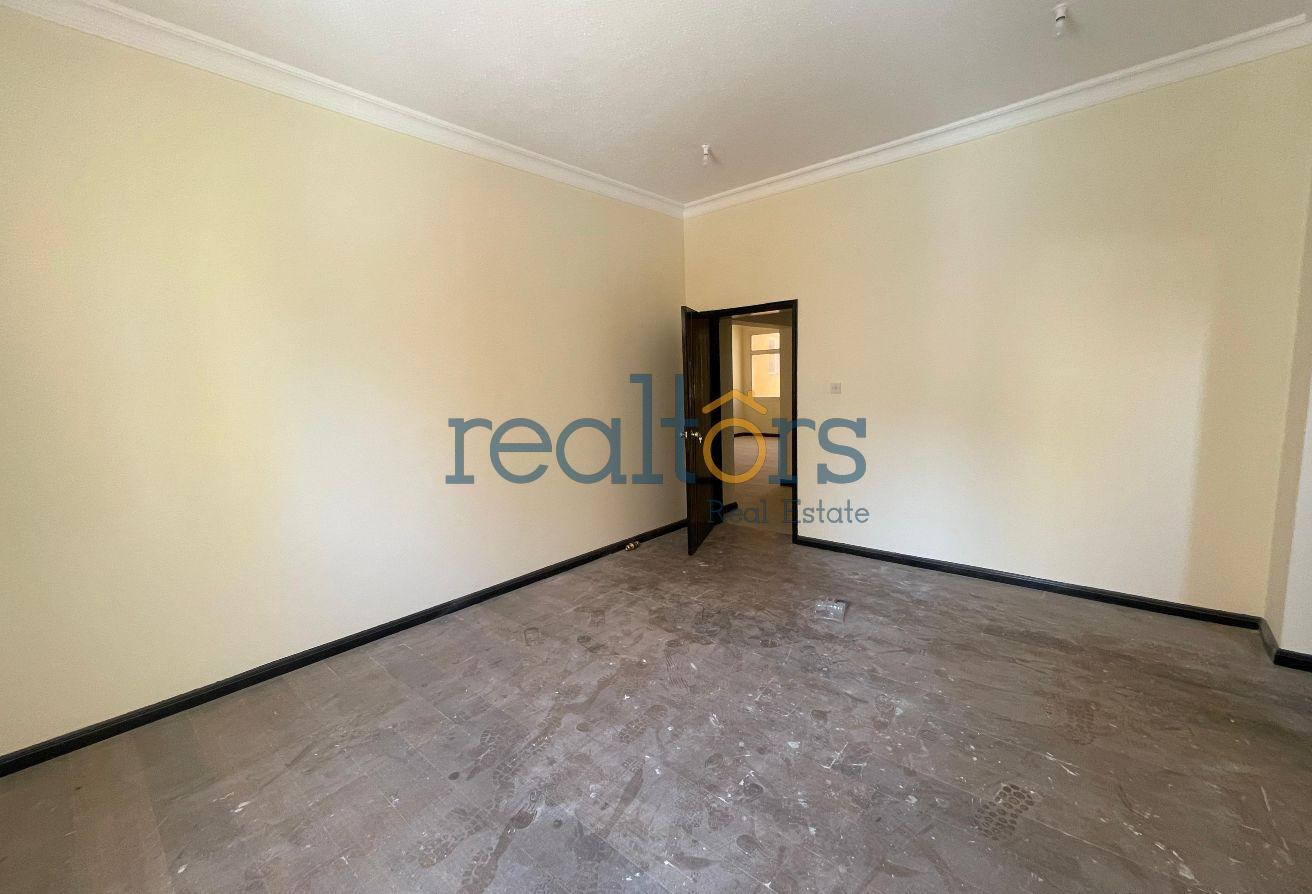 2 Villas for Sale – Excellent Location Duhail - Villa in Street 871