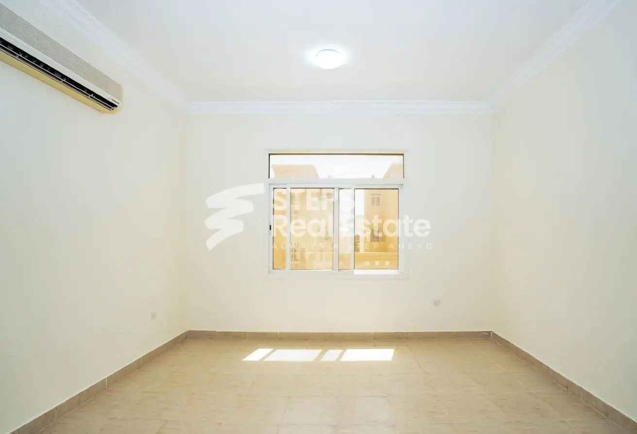 Spacious Villa with Balcony and Backyard for Rent - Villa in AlMuraikh