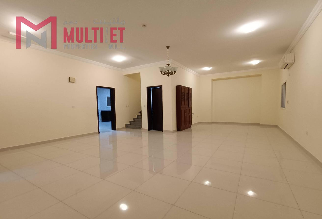 Spacious SF Villa | Modern Layout | Prime Loc - Villa in Bu Hamour Street