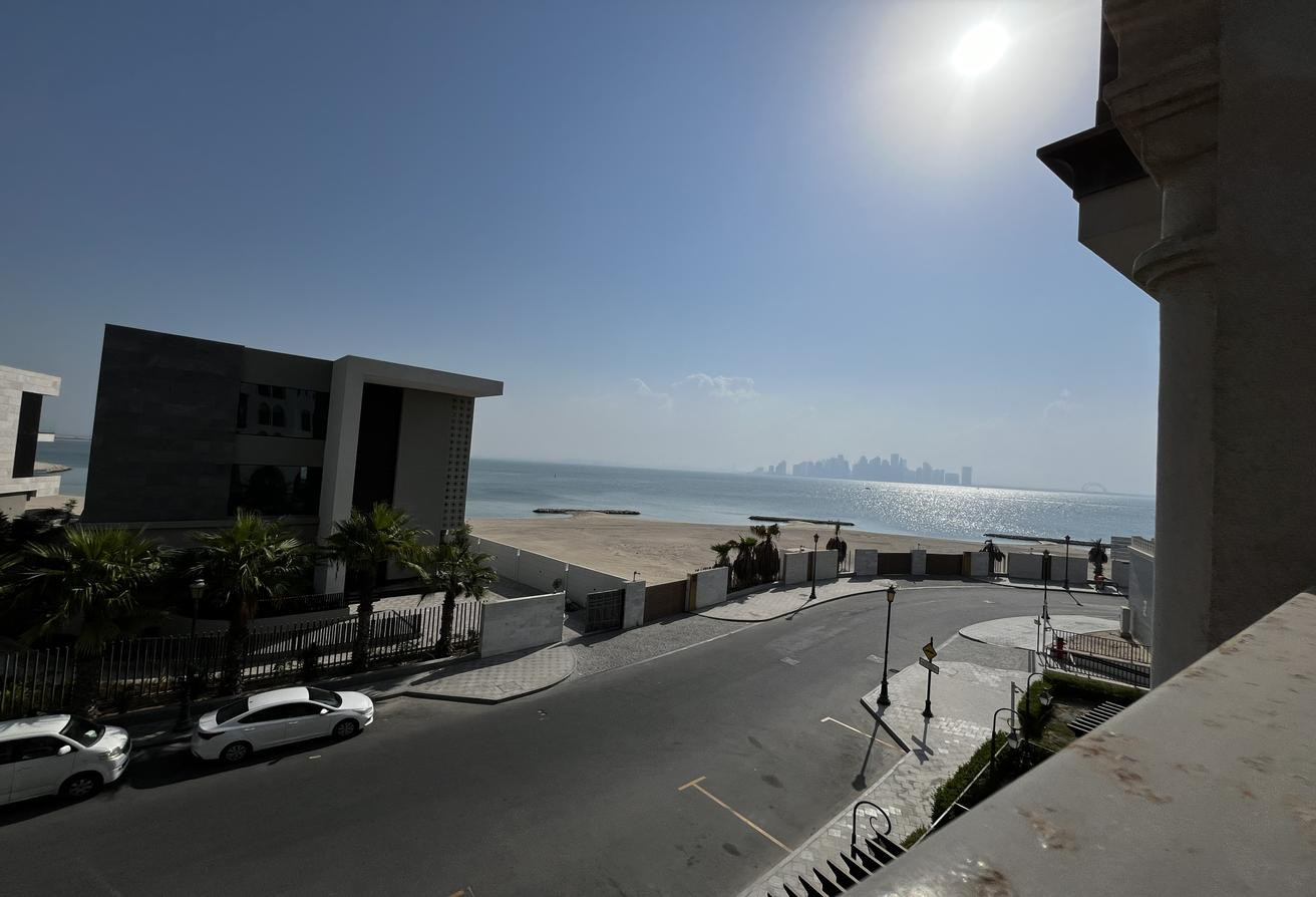 Seaside Elegance | 1BR at La Plage | INC BILLS - Apartment in Viva West