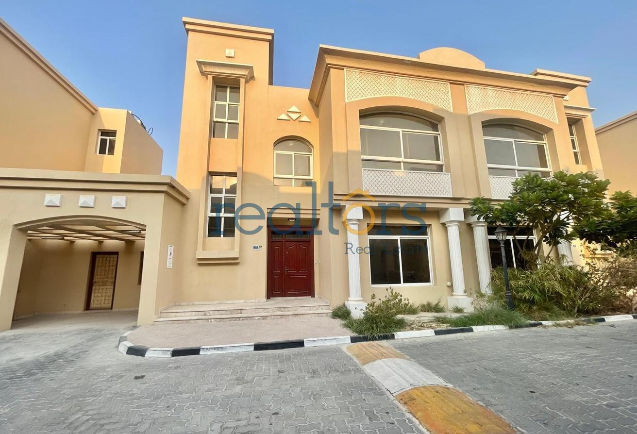 Cozy | Intriguing | 4 BR UF Villa | Compound - Villa in AlMuraikh