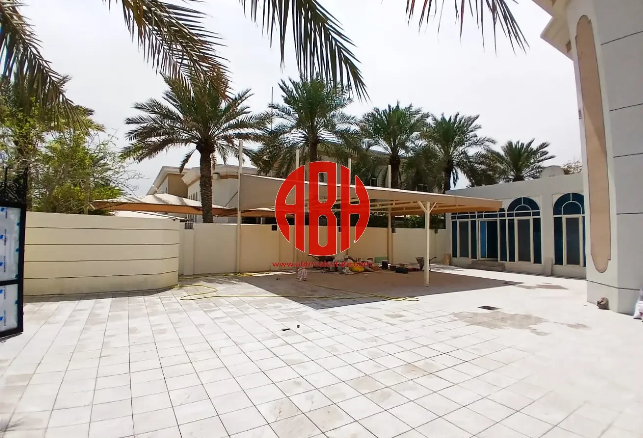 STAND ALONE VILLA | HUGE 5 BR + MAID| PRIVATE POOL - Villa in Onaiza Street