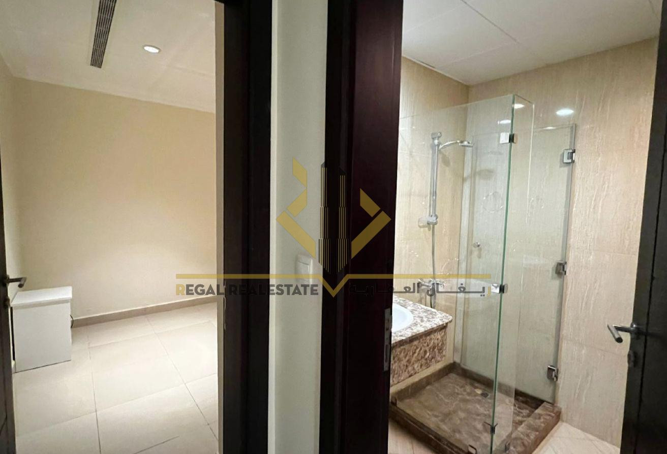For Sale! 1BR + Office in Porto Arabia - Apartment in East Porto Drive