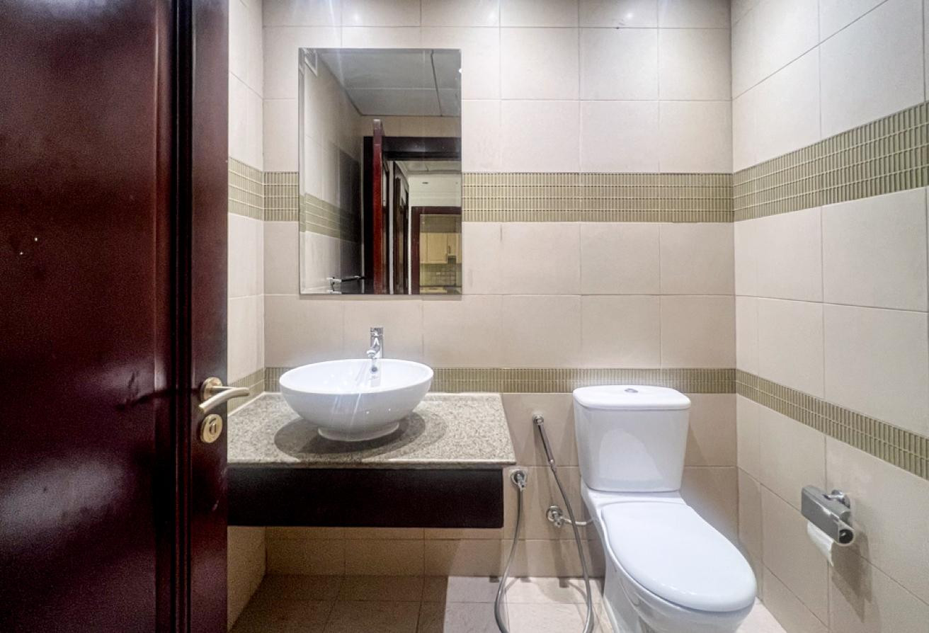 | SEMI FURNISHED | ELEGANT 1 BEDROOM - Apartment in Doha