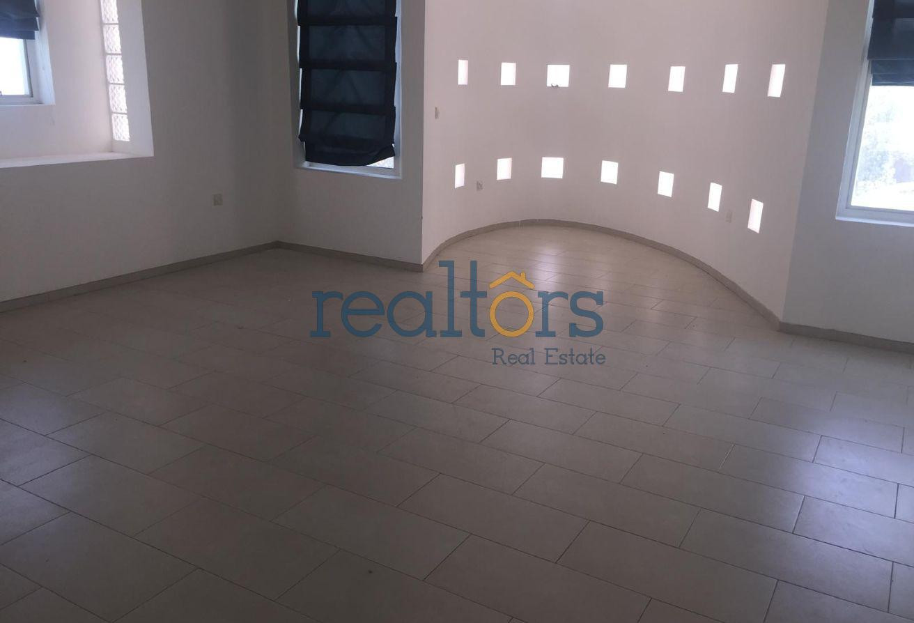 Contemporary 5 Bedrooms Villa With Private Pool - Villa in Al Jamiaa Street