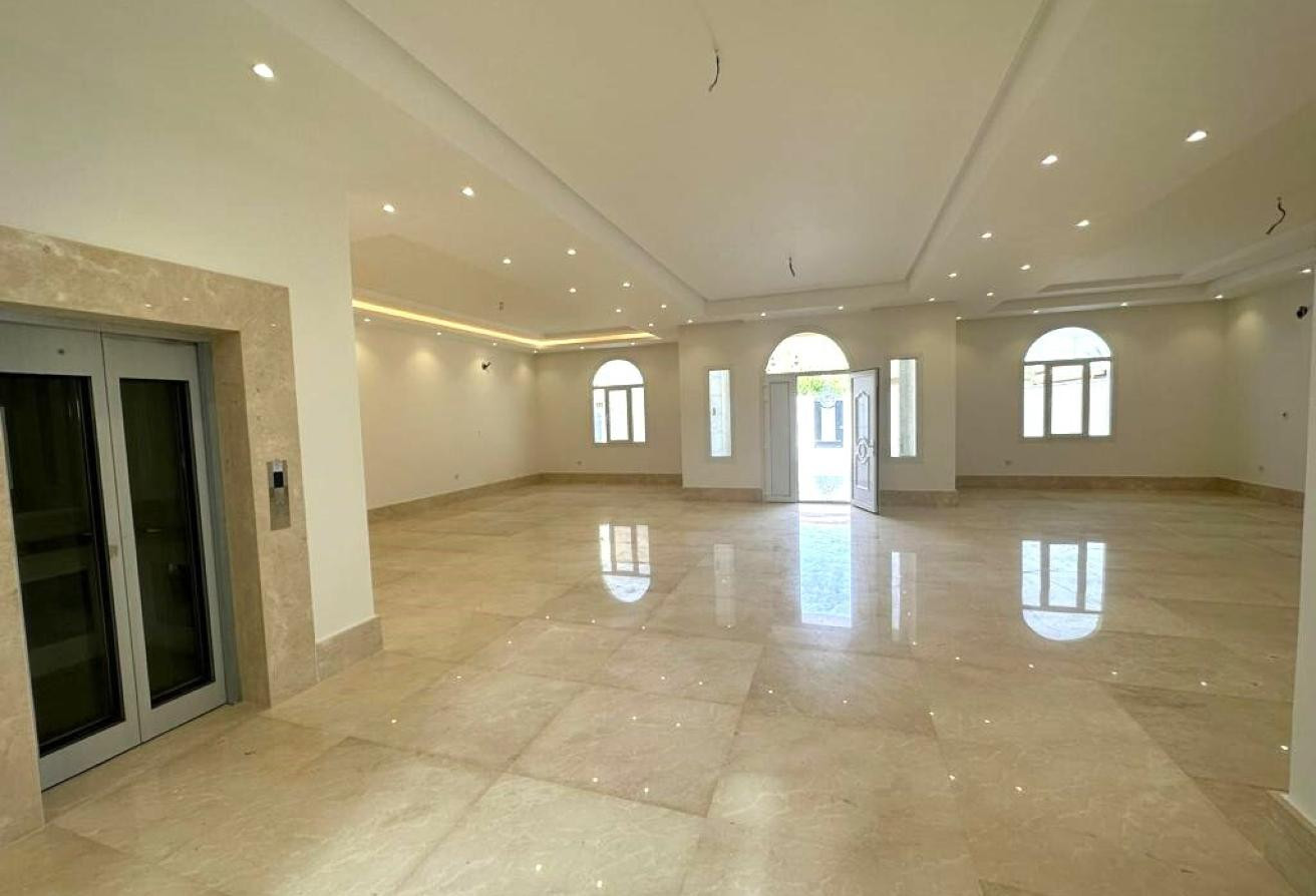 NEW SUPER DELUXE 8BR SA VILLA WITH LIFT - Villa in Duhail Villas