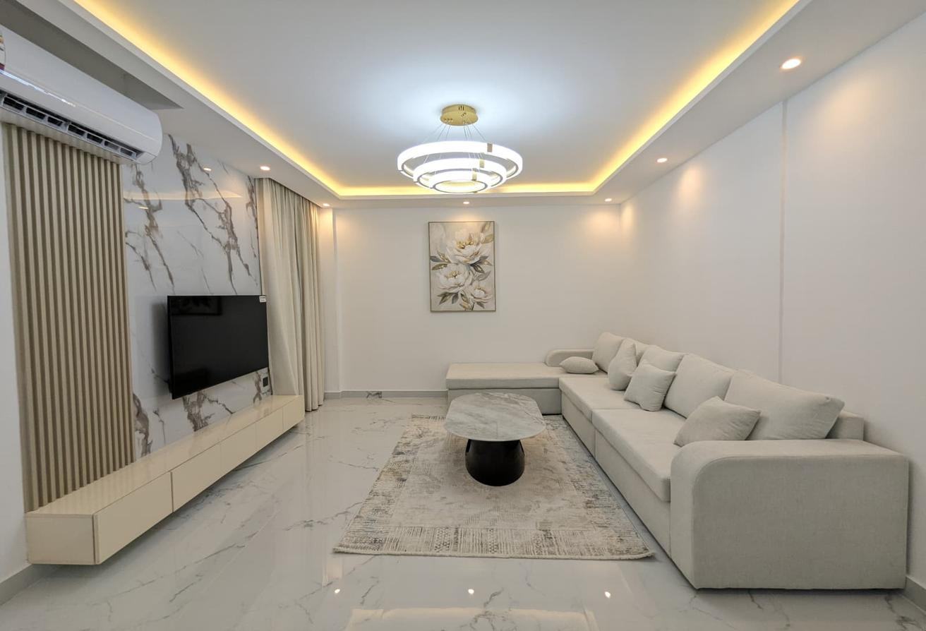 Luxury Spacious| 2 BHK With Furnished For Family